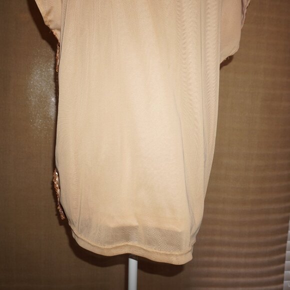 Pretty Guide - Gold Sequin Top Size XL - Picture 4 of 4